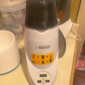 LIKE NEW Dr Brown’s bottle warmer ‼️‼️